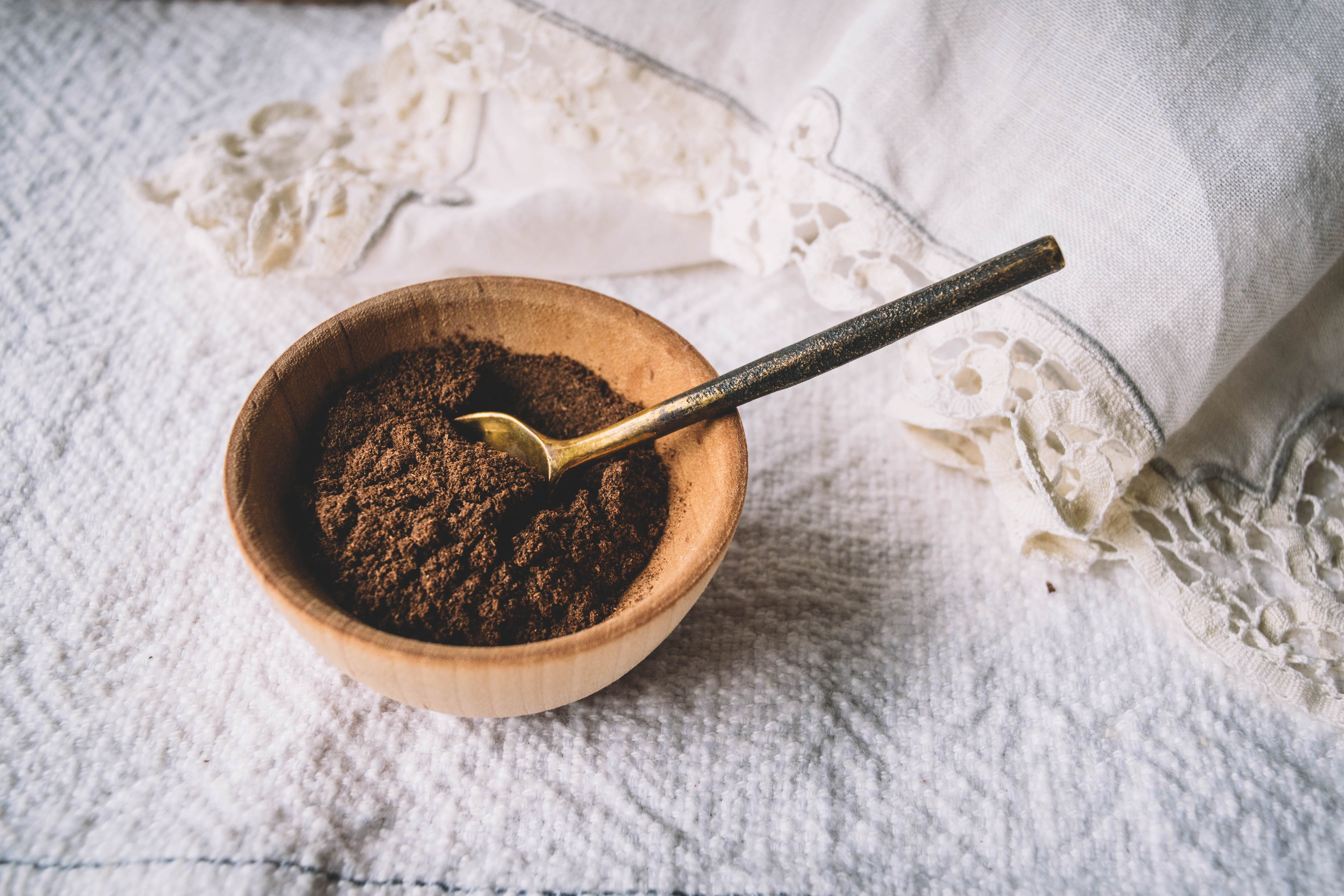 Singing Dog Vanilla Bean Powder Fair Trade Plus+ Ethical Sourcing